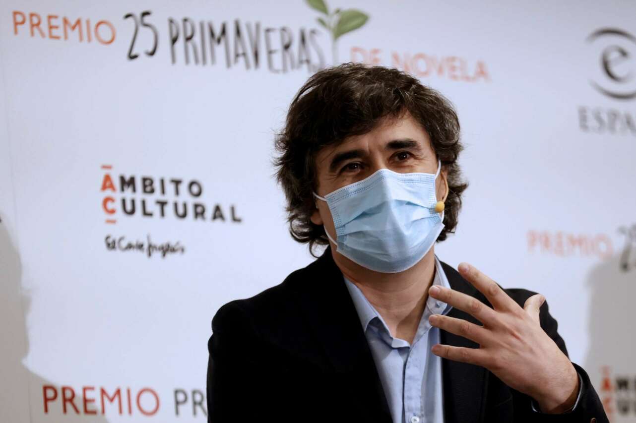 Pedro Simón, Premio Primavera de Novela 2021 por "Los ingratos". Foto Chema Moya-EFE