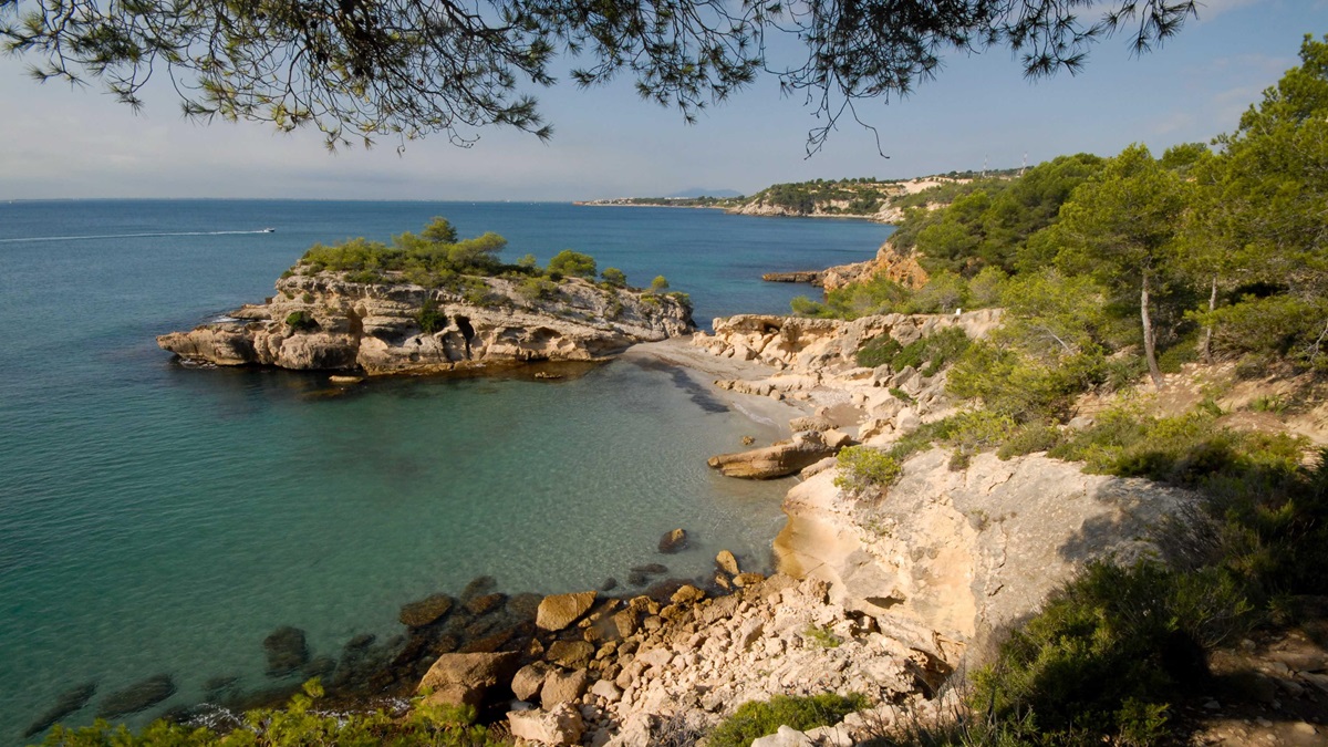 La cala Roca de l'Illot en Tarragona
