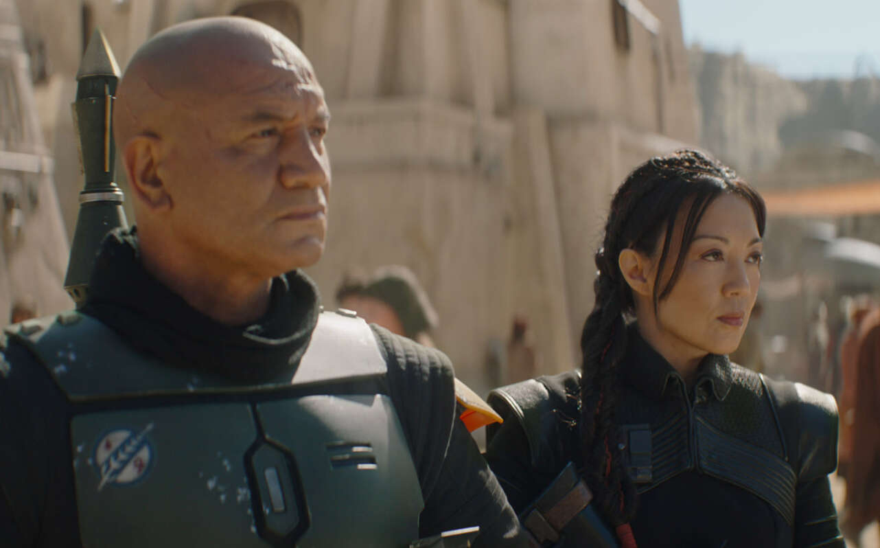 Temuera Morrison y Ming-Na Wen vuelven para encarnar a los cazarrecompensas. Foto Disney+