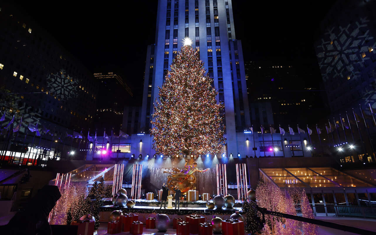 Nueva York brilla en Navidad. Foto Jason Szenes - EFE