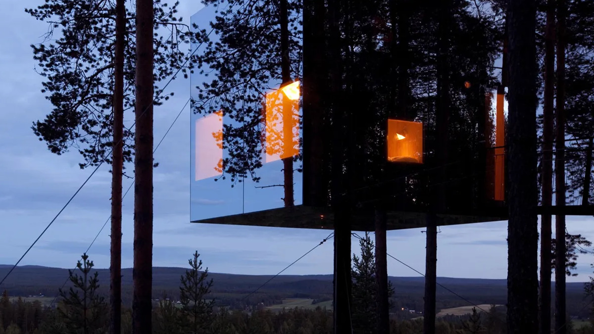La habitación mirror cube del Treehotel